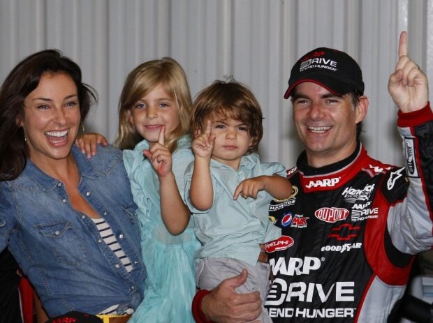 Jeff Gordon mit Ehefrau Ingrid und den Kids Ella und Leo in Pocono 2012