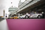 Boxengasse vor dem Beginn der Testsession
