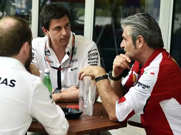 Toto Wolff, Maurizio Arrivabene Titel-Bild zur News: Toto Wolff, Maurizio Arrivabene