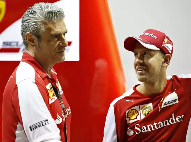 Sebastian Vettel, Maurizio Arrivabene Titel-Bild zur News: Sebastian Vettel, Maurizio Arrivabene