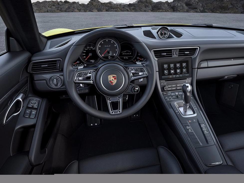 Porsche 911 Turbo S Cockpit