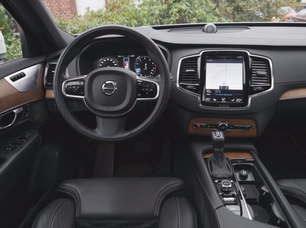 Cockpit des Volvo XC90 2016