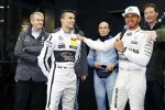 Pascal Wehrlein und Lewis Hamilton (Mercedes) 