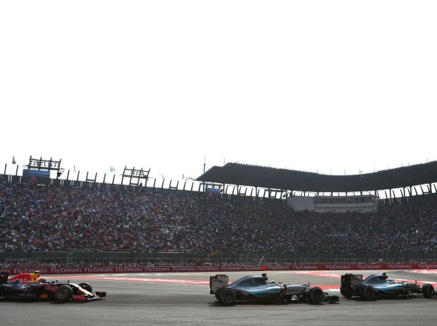 Lewis Hamilton, Nico Rosberg, Daniel Ricciardo Lewis Hamilton, Nico Rosberg, Daniel Ricciardo