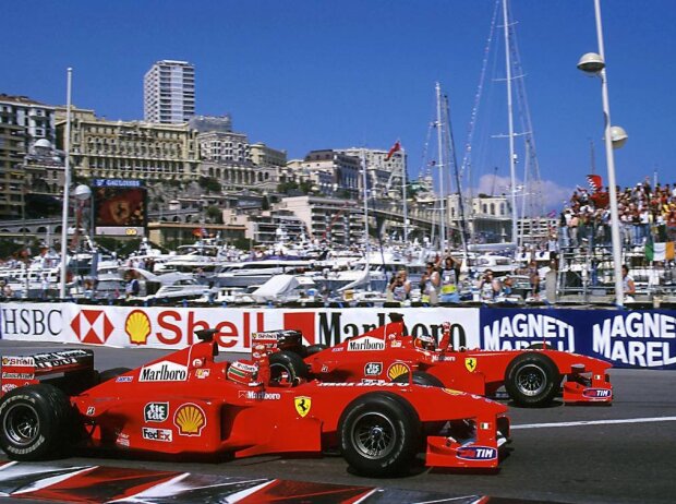 Titel-Bild zur News: Eddie Irvine und Michael Schumacher in Monte Carlo 1999
