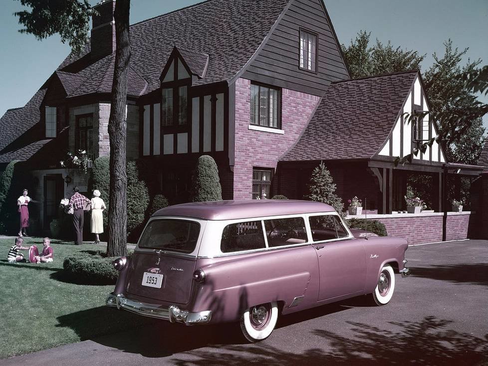 Ford Mainline Ranch Wagon (1953)