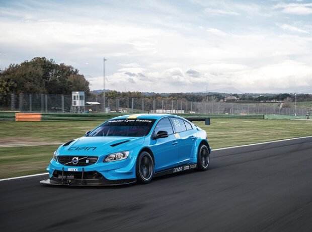 Volvo S60 Polestar auf der Rennstrecke Volvo S60 Polestar auf der Rennstrecke