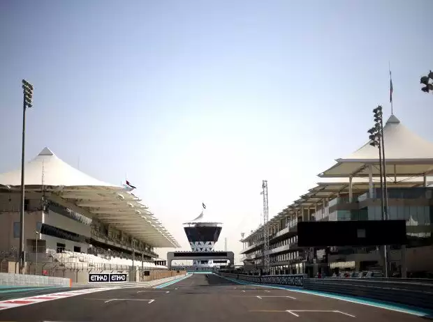 Startgerade des Yas Marina Circuit Titel-Bild zur News: Startgerade des Yas Marina Circuit