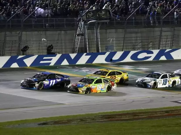 Denny Hamlin, Kyle Busch Titel-Bild zur News: Denny Hamlin, Kyle Busch