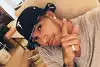 Bild zum Inhalt: Highlights des Tages: Lewis Hamilton kuschelt mit Tiger