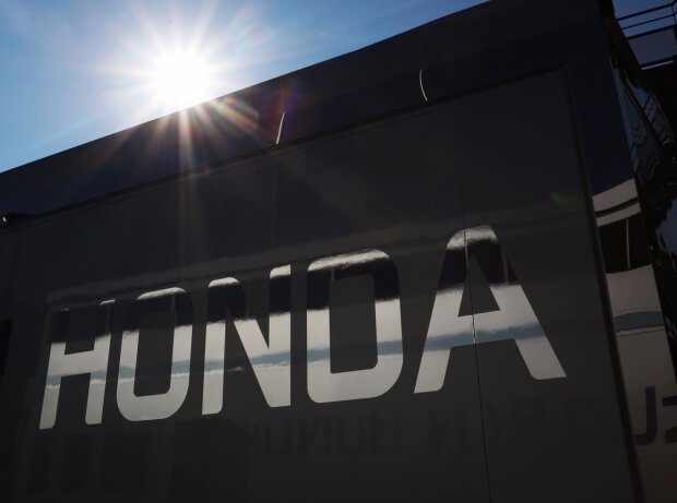 Titel-Bild zur News: Honda-Schriftzug