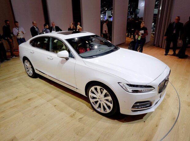 Der Volvo S90 in der Seitenansicht Der Volvo S90 in der Seitenansicht