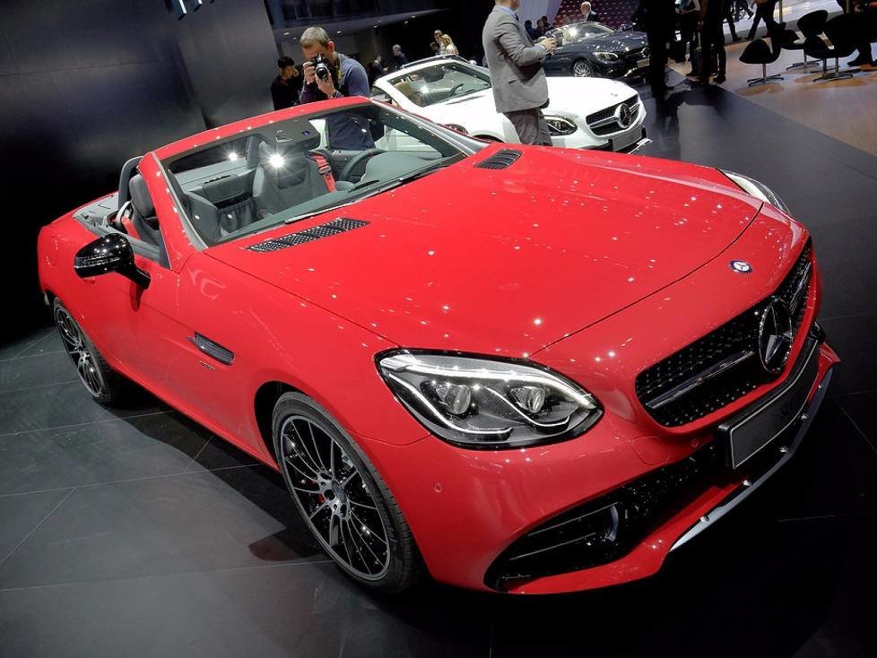 Typisch lange Motorhaube: Vorderansicht des Mercedes Benz SLC