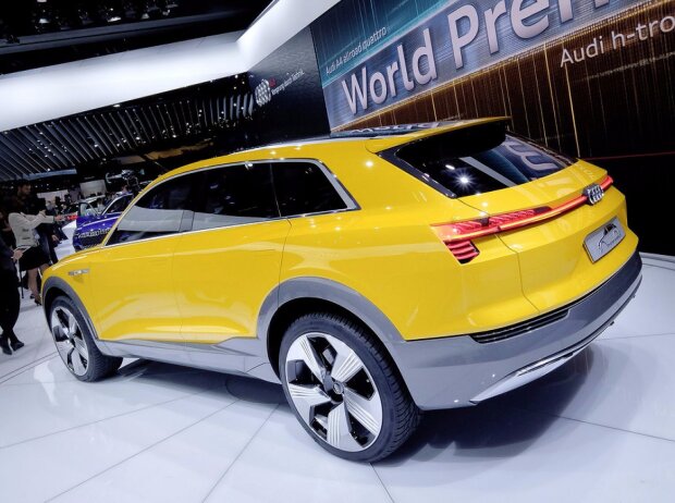 Heck- und Seitenansicht des Audi H-Tron Quattro Concept Heck- und Seitenansicht des Audi H-Tron Quattro Concept