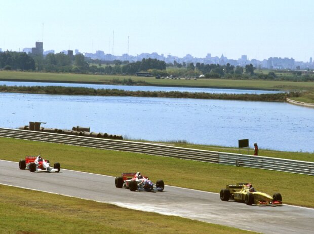Titel-Bild zur News: Autódromo Juan y Oscar Gálvez 1996