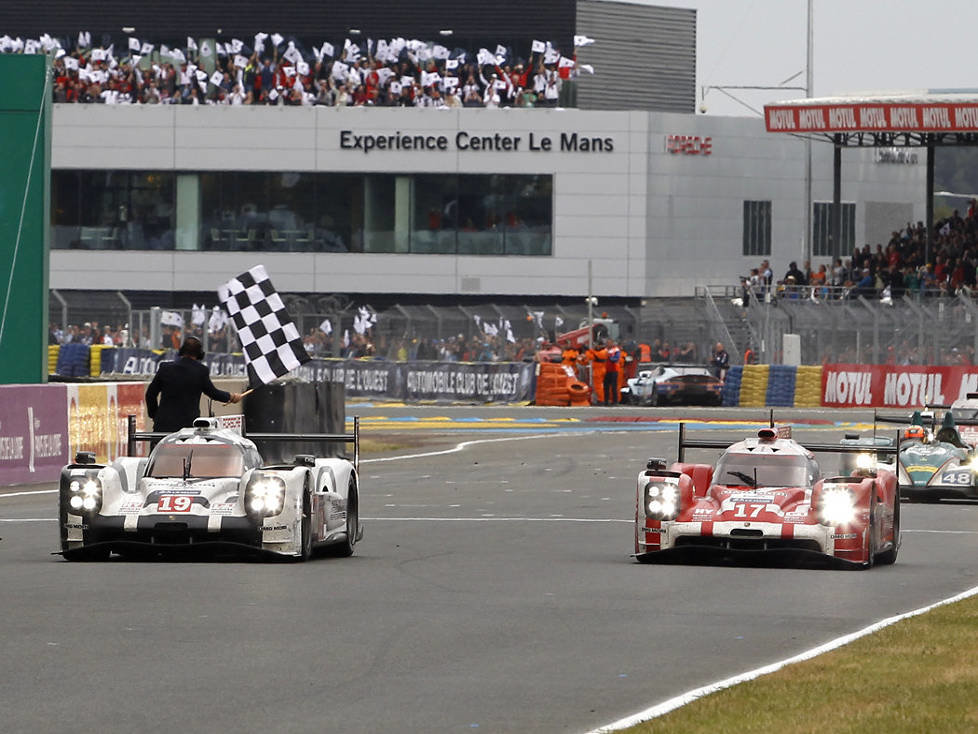 Nick Tandy, Earl Bamber, Timo Bernhard, Mark Webber, Brendon Hartley