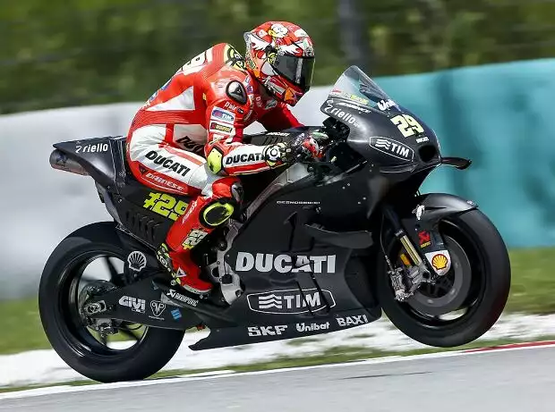 Andrea Iannone Titel-Bild zur News: Andrea Iannone
