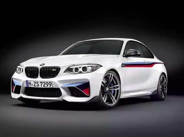 BMW M2 mit M-Performance-Zubehör Titel-Bild zur News: BMW M2 mit M-Performance-Zubehör
