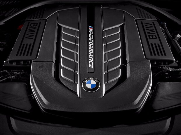12 Zylinder, 600PS, 800 Nm bei 1.500 U/min: der Motor des BMW M760Li xDrive 