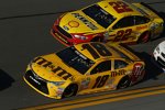 Kyle Busch (Gibbs) und Joey Logano (Penske) 