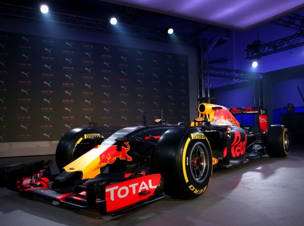 Titel-Bild zur News: Red Bull in neuer Lackierung
