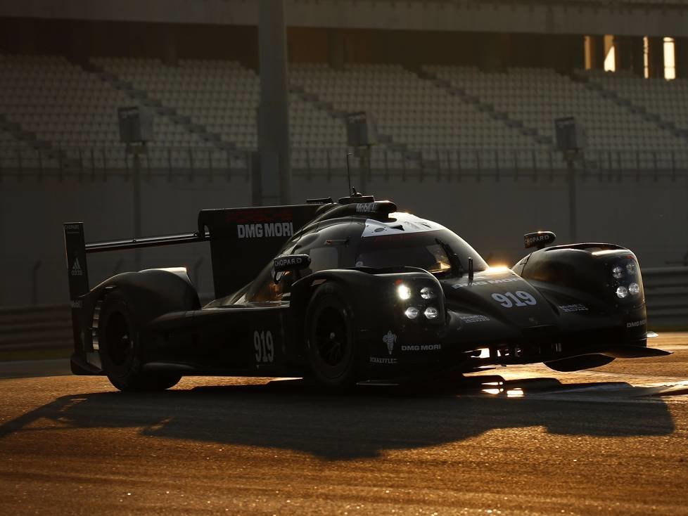 Mark Webber Abu Dhabi Porsche