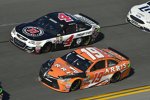 Carl Edwards (Gibbs) und Kevin Harvick (Stewart/Haas) 