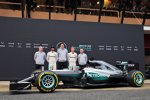 Lewis Hamilton (Mercedes), Toto Wolff und Nico Rosberg (Mercedes) 