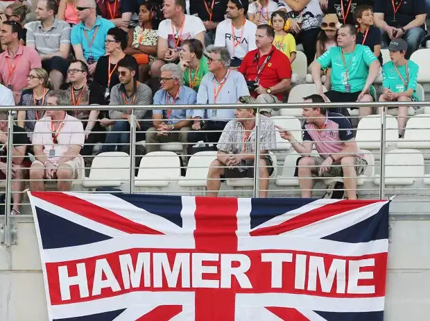 Fans Hammertine Lewis Hamilton Titel-Bild zur News: Fans Hammertine Lewis Hamilton