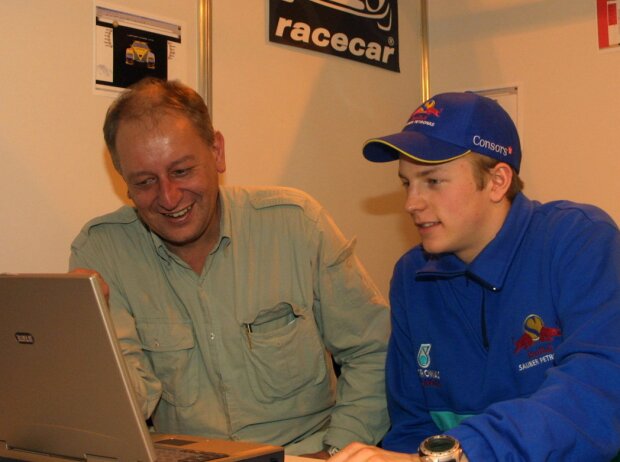 Titel-Bild zur News: Dieter Rencken und Kimi Räikkönen im Jahr 2001