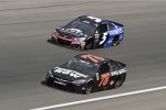 Martin Truex Jun.(Furniture Row) und Kasey Kahne (Hendrick)