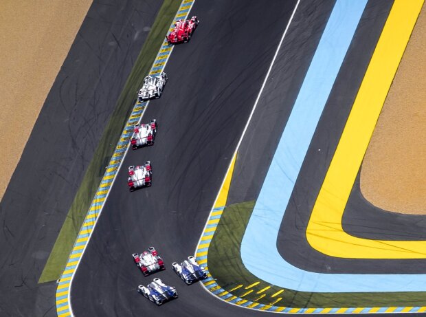 Titel-Bild zur News: Start Le Mans 2015