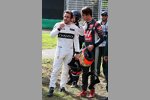 Esteban Gutierrez (Haas) und Fernando Alonso (McLaren) 
