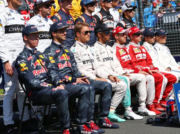 Titel-Bild zur News: Gruppenbild der Formel-1-Fahrer