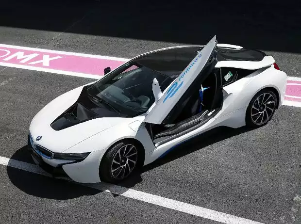 BMW i8 Safety-Car Titel-Bild zur News: BMW i8 Safety-Car