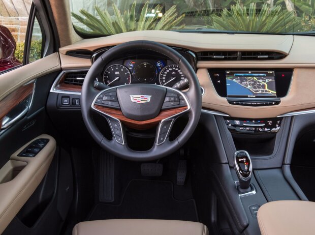 Cockpit des Cadillac XT5 2017 Cockpit des Cadillac XT5 2017