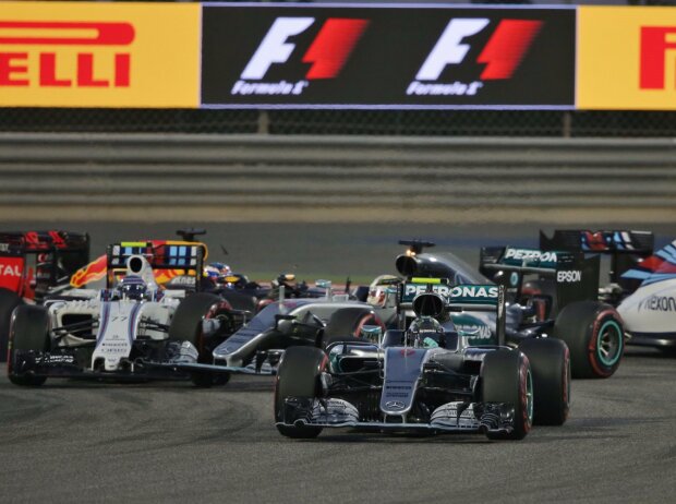 Titel-Bild zur News: Nico Rosberg, Lewis Hamilton, Valtteri Bottas