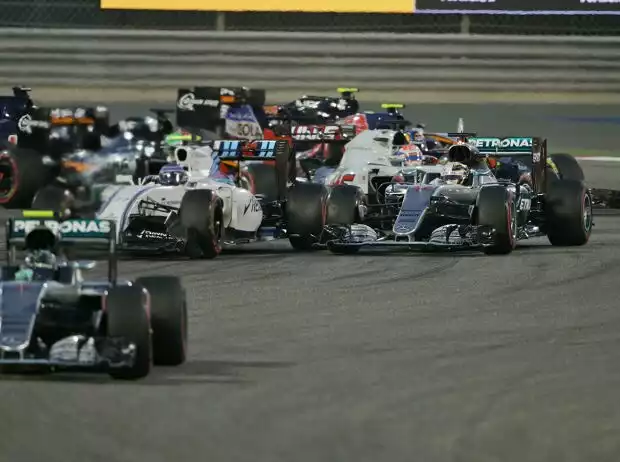 Nico Rosberg, Lewis Hamilton, Valtteri Bottas Titel-Bild zur News: Nico Rosberg, Lewis Hamilton, Valtteri Bottas