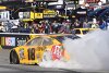 Bild zum Inhalt: NASCAR Martinsville: Kyle Busch holt ersten Saisonsieg