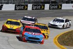 Aric Almirola (Petty), Kyle Busch (Gibbs) und Joey Logano (Penske) 