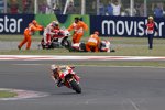 Ducati-Crash im Hintergrund