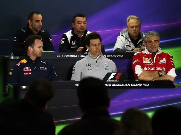 Cyril Abiteboul, Eric Boullier, Christian Horner, Toto Wolff, Maurizio Arrivabene Titel-Bild zur News: Cyril Abiteboul, Eric Boullier, Christian Horner, Toto Wolff, Maurizio Arrivabene