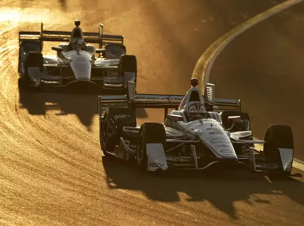 Helio Castroneves, Juan Pablo Montoya Titel-Bild zur News: Helio Castroneves, Juan Pablo Montoya