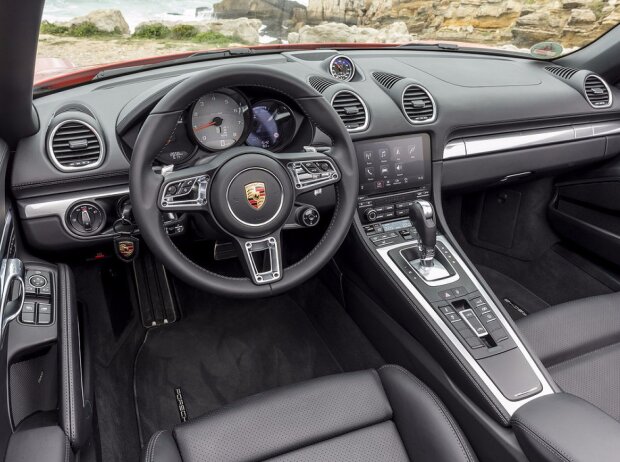 Cockpit des Porsche 718 Boxster S 