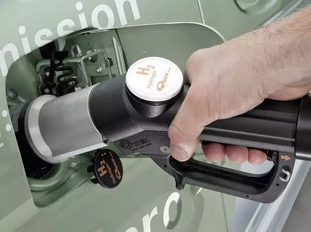 Wasserstoff tanken Titel-Bild zur News: Wasserstoff tanken