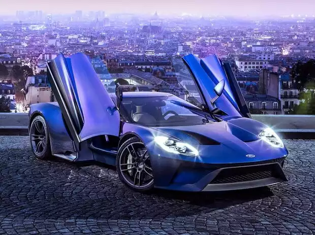 Ford GT 2016 über den Dächern einer Stadt Titel-Bild zur News: Ford GT 2016 über den Dächern einer Stadt