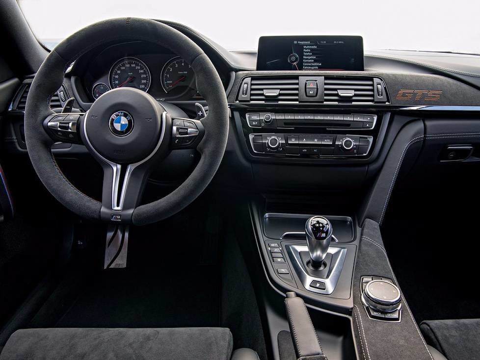 Cockpit des BMW M4 GTS