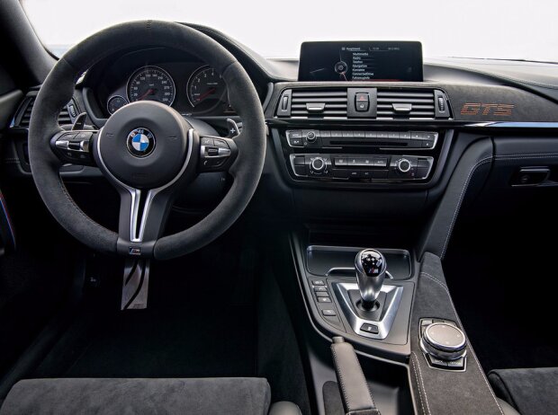 Cockpit des BMW M4 GTS 