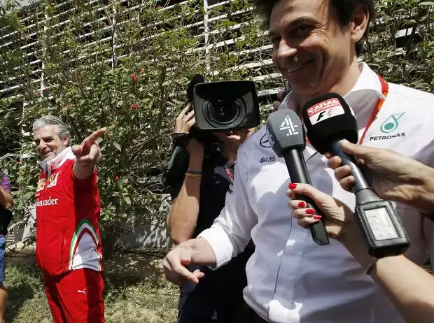 Toto Wolff, Maurizio Arrivabene Titel-Bild zur News: Toto Wolff, Maurizio Arrivabene