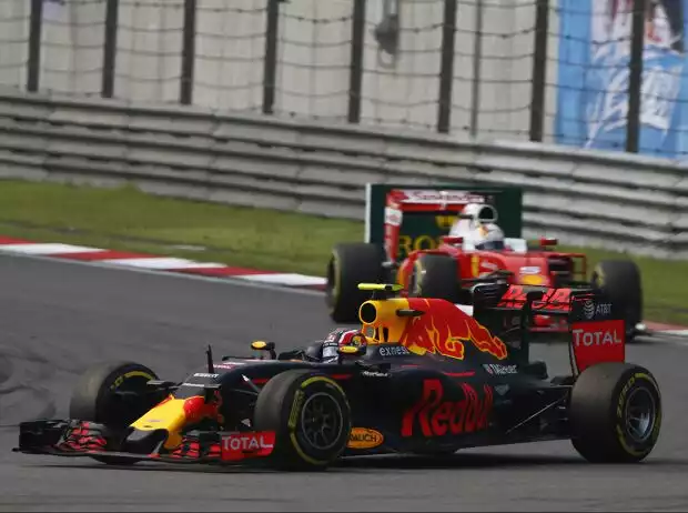Daniil Kwjat, Sebastian Vettel Titel-Bild zur News: Daniil Kwjat, Sebastian Vettel